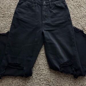 NWOT
VERVET capris 
Distressing on the hems and knees
Never worn